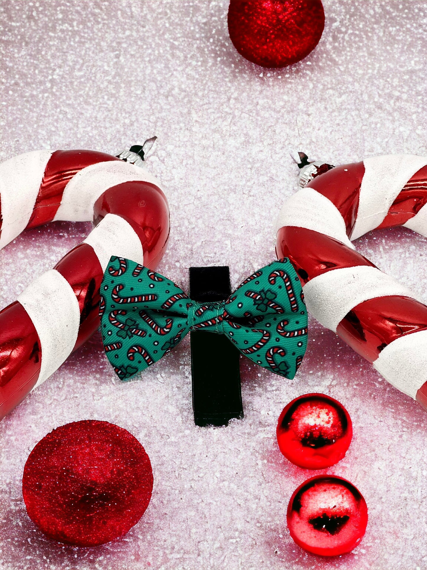 Candy Cane Cutie - Bow Tie